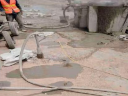 蚌埠水泥混凝土路面板底注浆技术 路面脱空注浆整治方案